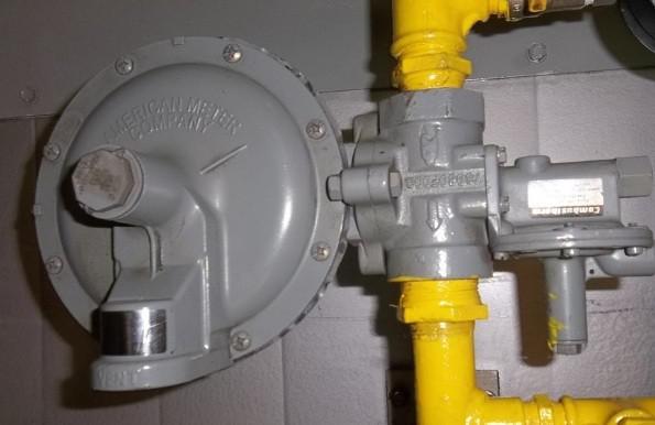 Válvula reguladora de pressão para gás glp
